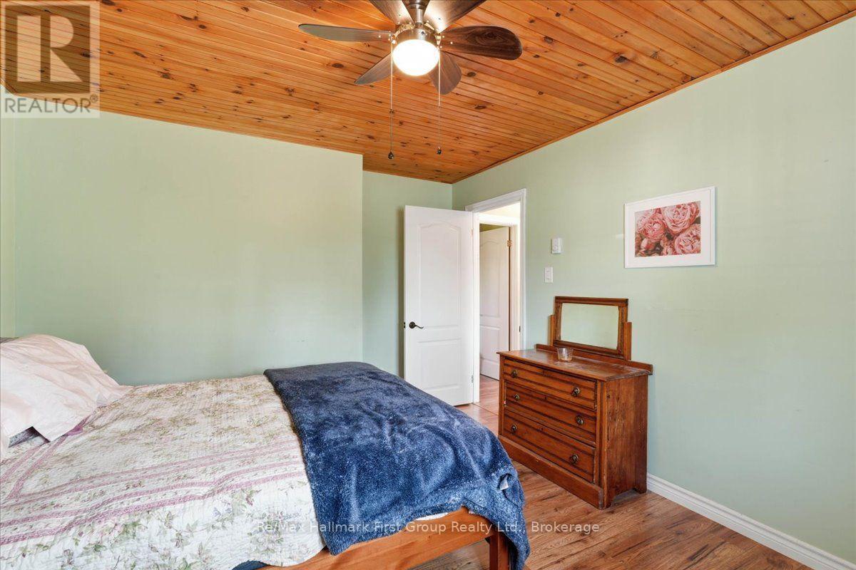 1233 LAZIER ROAD - Image 28