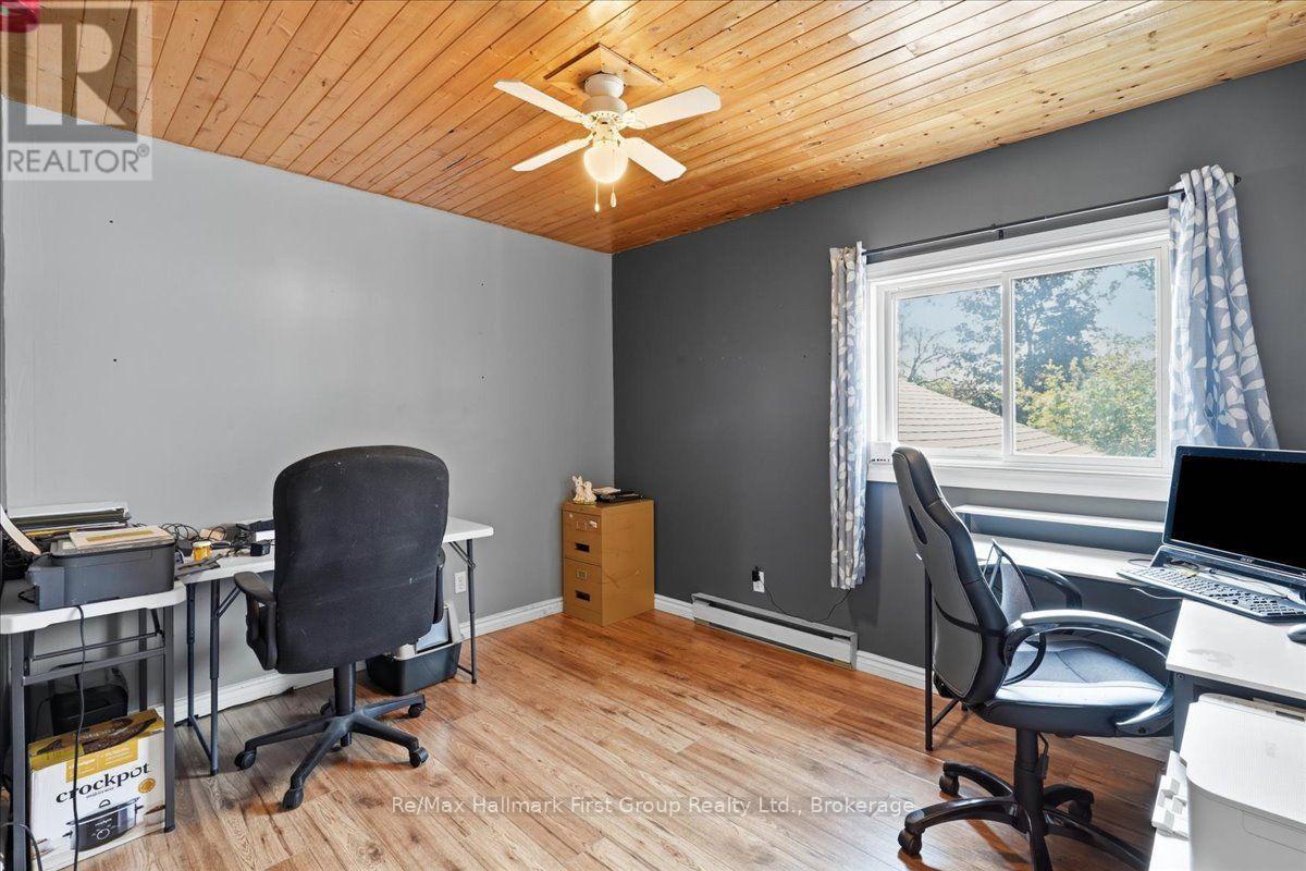 1233 LAZIER ROAD - Image 30