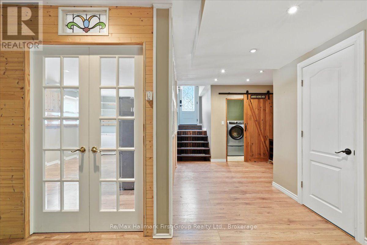 1233 LAZIER ROAD - Image 34
