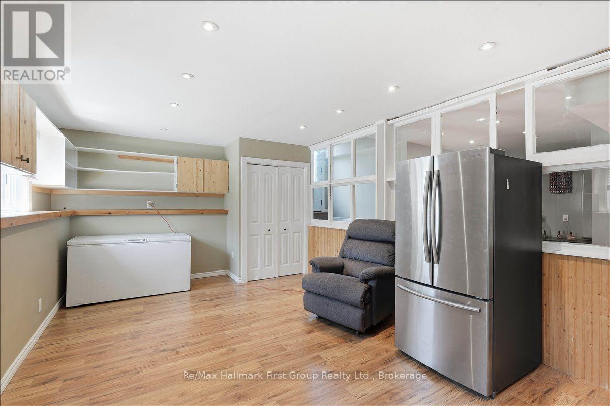 1233 LAZIER ROAD - Image 37
