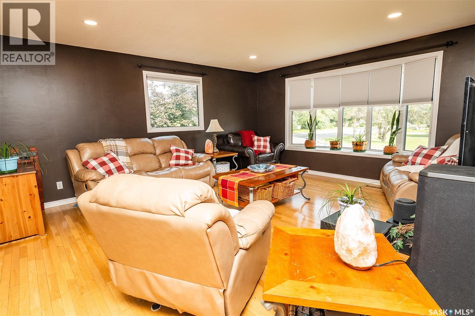 302 7th STREET E - 14