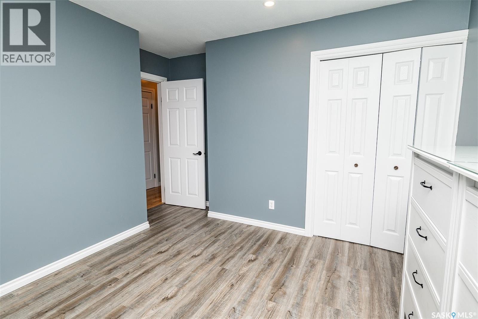 302 7th STREET E - Image 19
