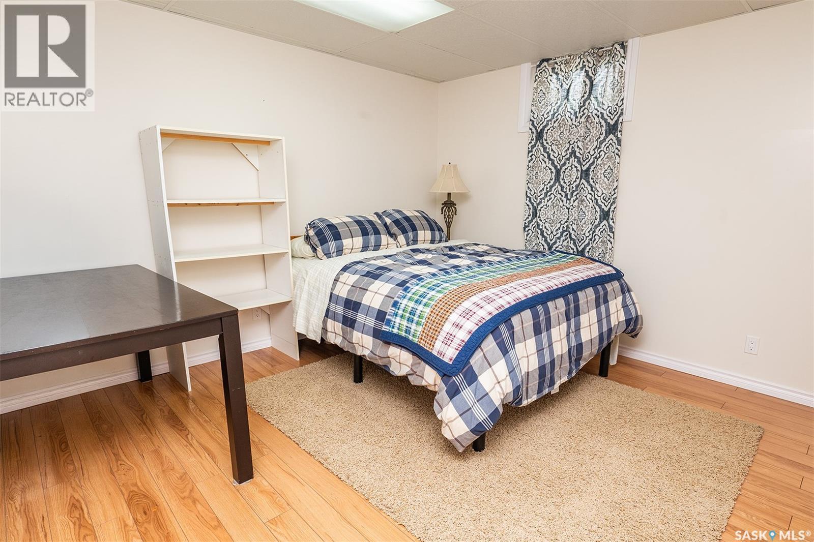 302 7th STREET E - Image 25