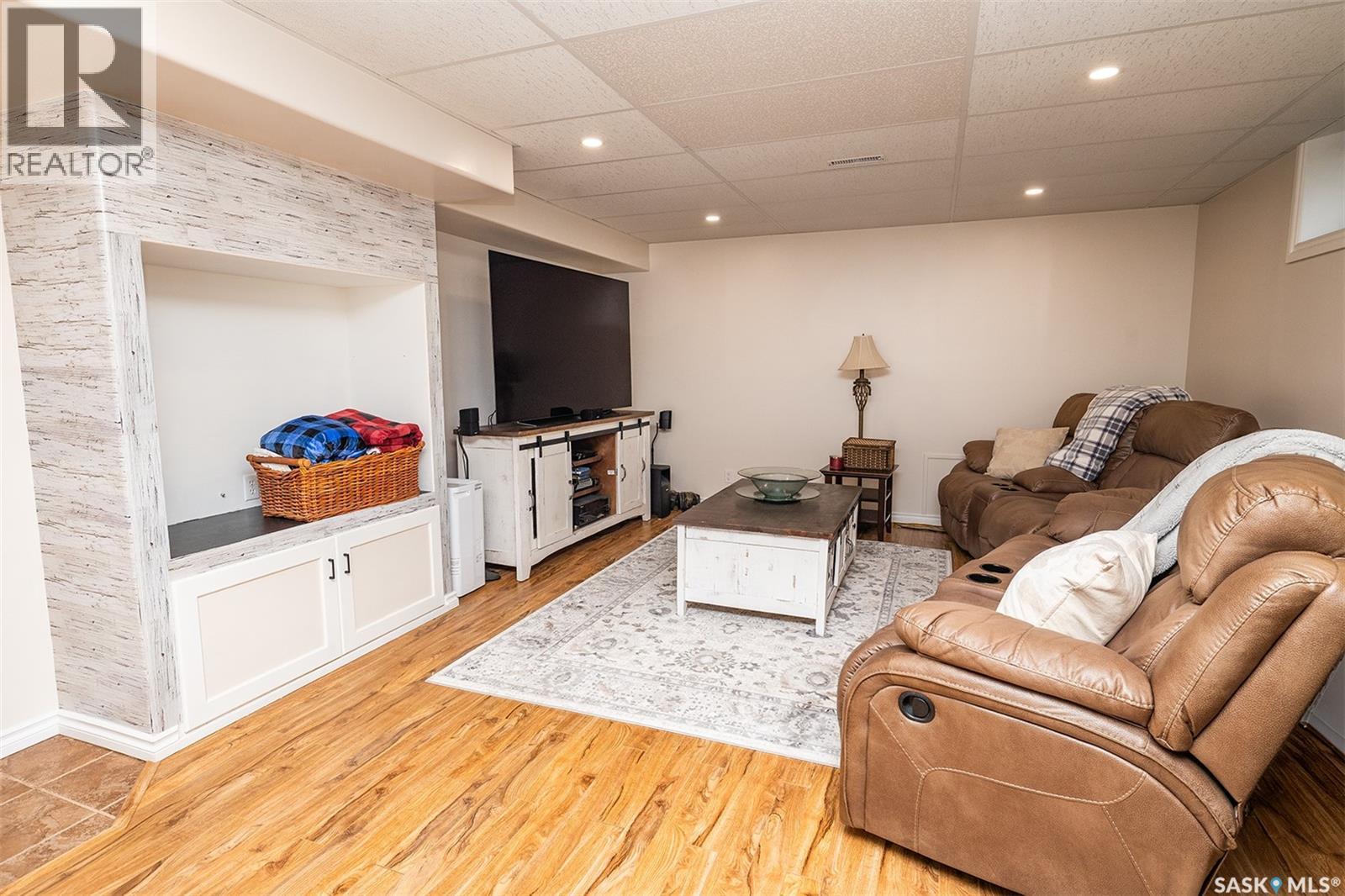 302 7th STREET E - 29