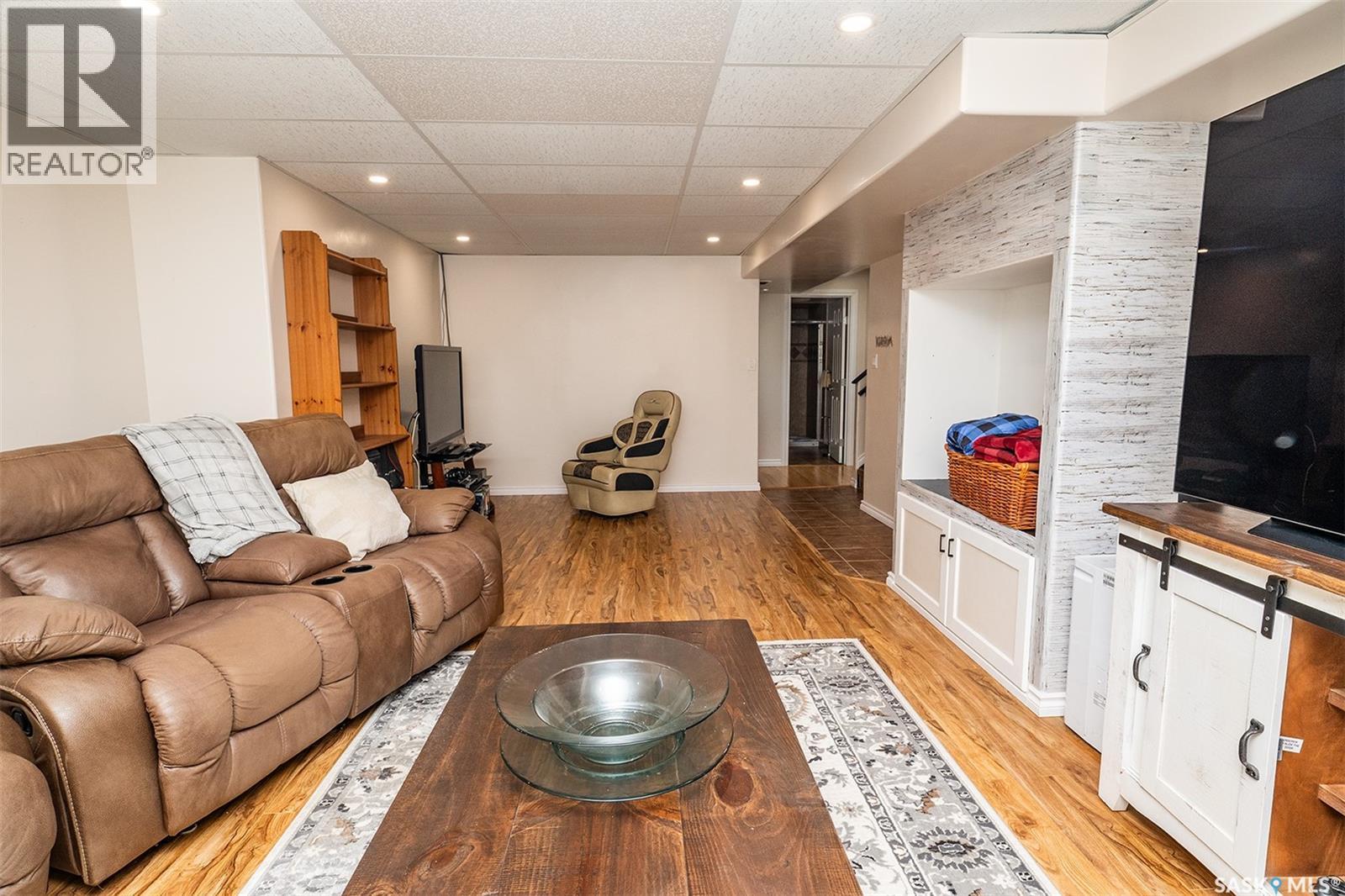 302 7th STREET E - 30