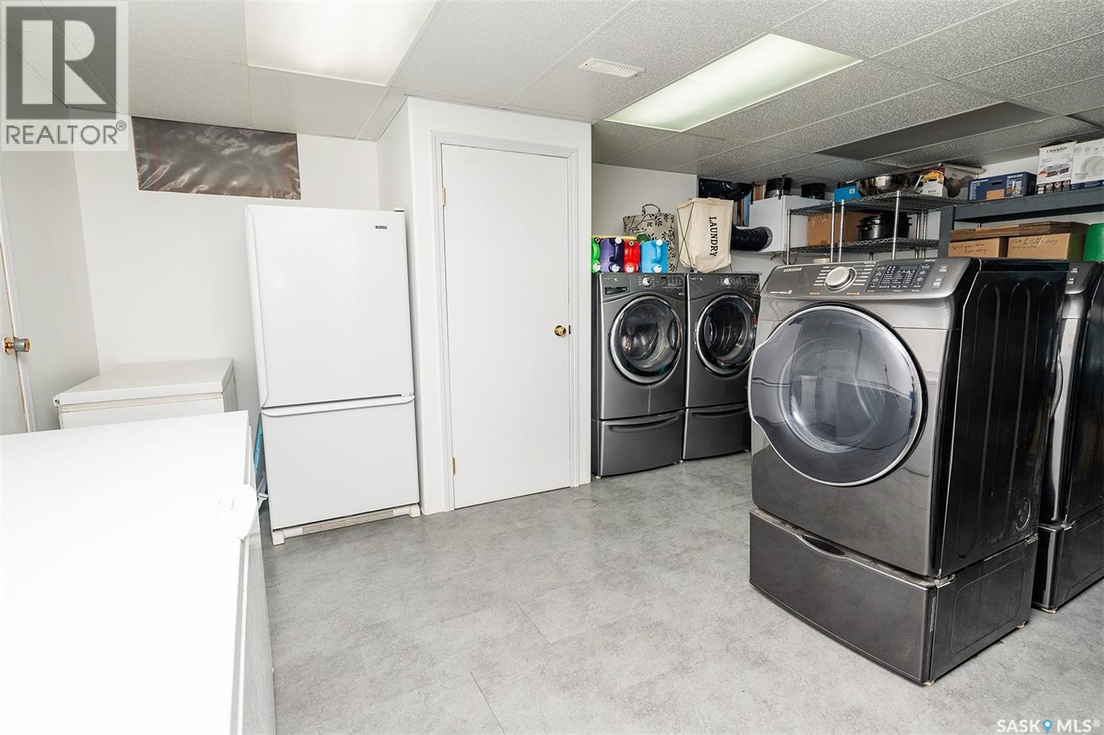 302 7th STREET E - Image 31