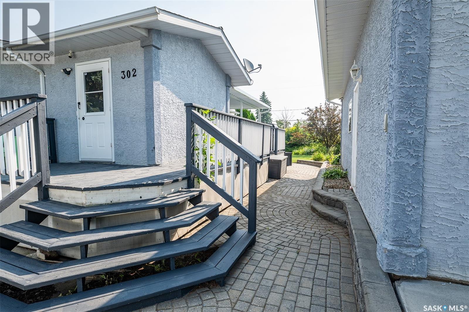 302 7th STREET E - Image 38