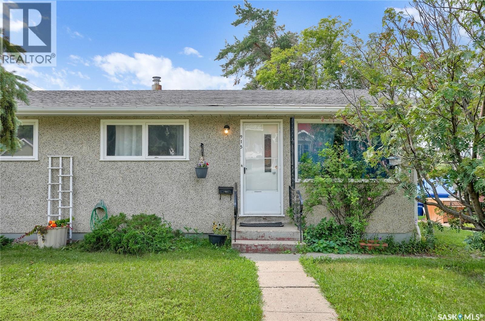 #913-915 Hochelaga STREET W - 24