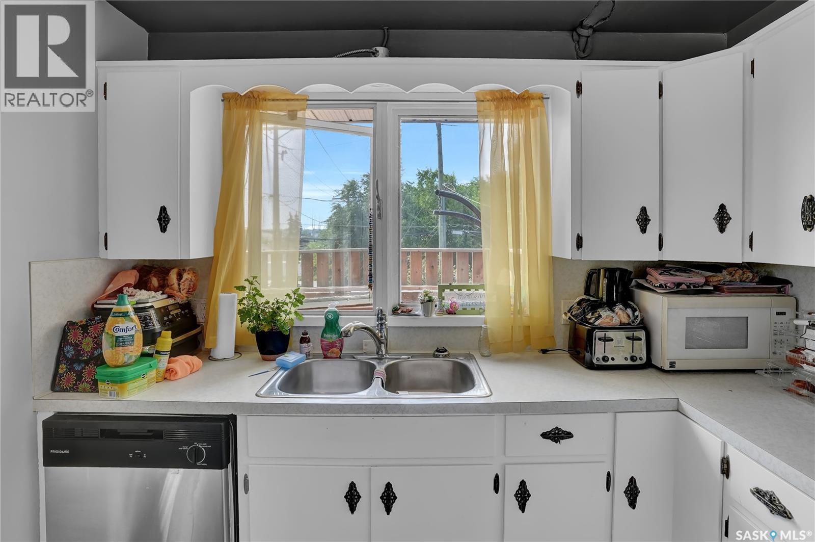 #913-915 Hochelaga STREET W - 30