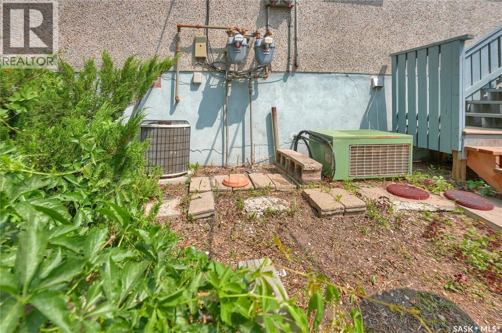 #913-915 Hochelaga STREET W - Image 55