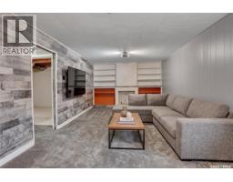 Bedroom - 913-915 Hochelaga Street W, Moose Jaw, SK S6H2H7 Photo 14