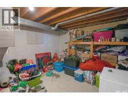 Storage - 913-915 Hochelaga Street W, Moose Jaw, SK S6H2H7 Photo 18