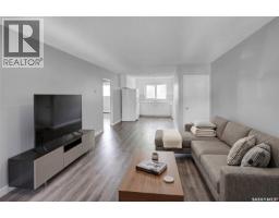 Family room - 913-915 Hochelaga Street W, Moose Jaw, SK S6H2H7 Photo 6