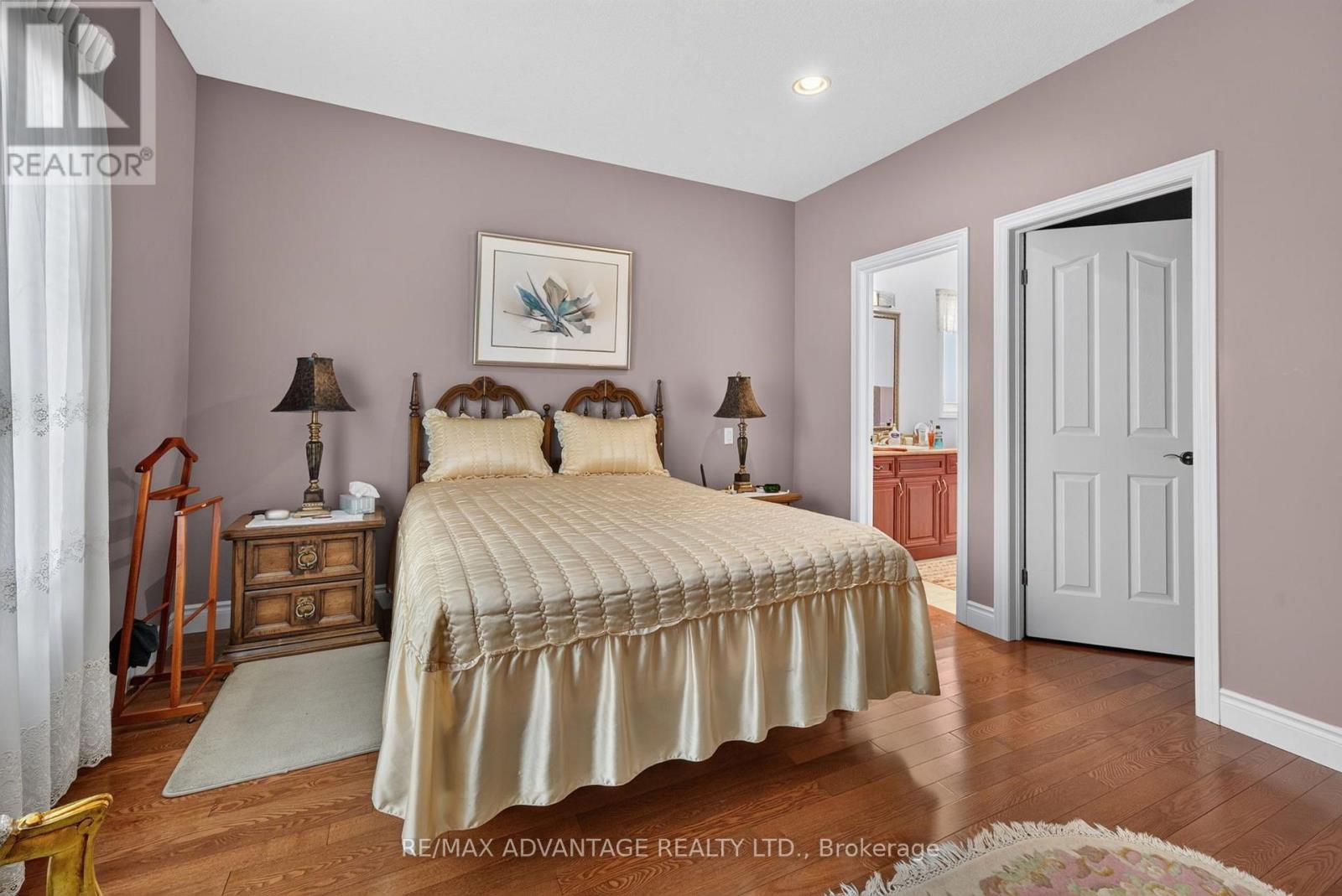 8 WILLARD CRESCENT - 19