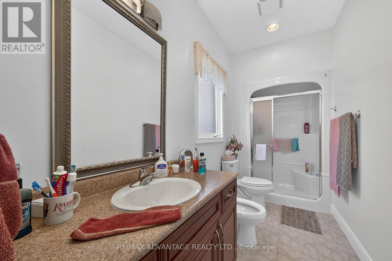 8 WILLARD CRESCENT - 20
