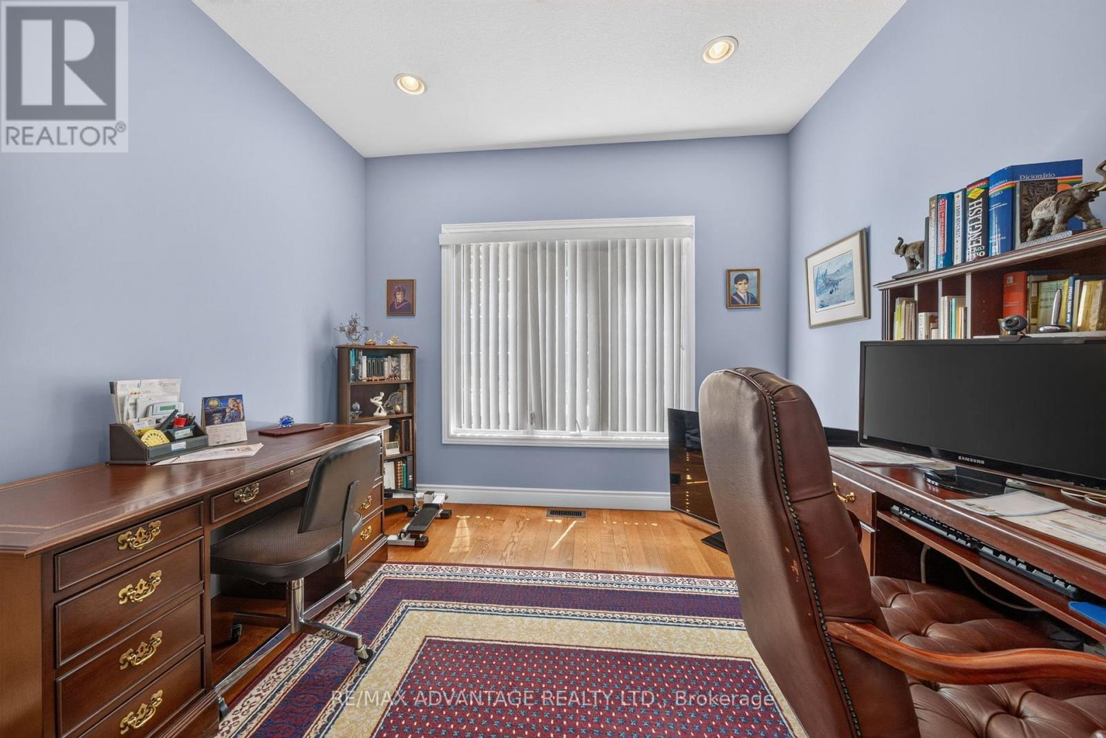 8 WILLARD CRESCENT - 6