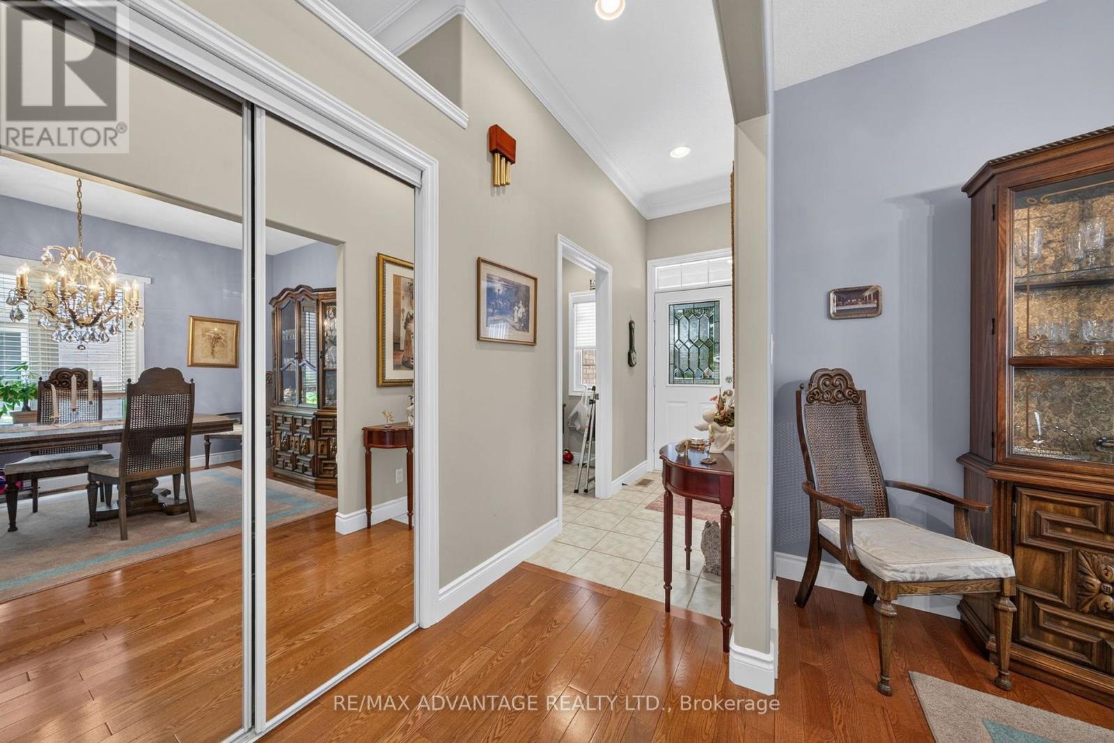 8 WILLARD CRESCENT - 9