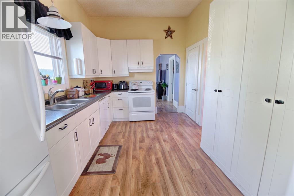 2424 4 Avenue - Photo 6