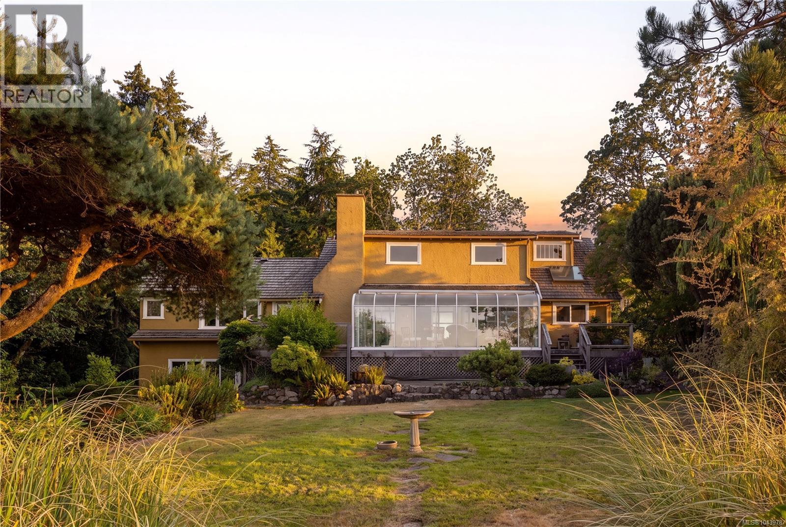 2550 Queenswood Dr - 5