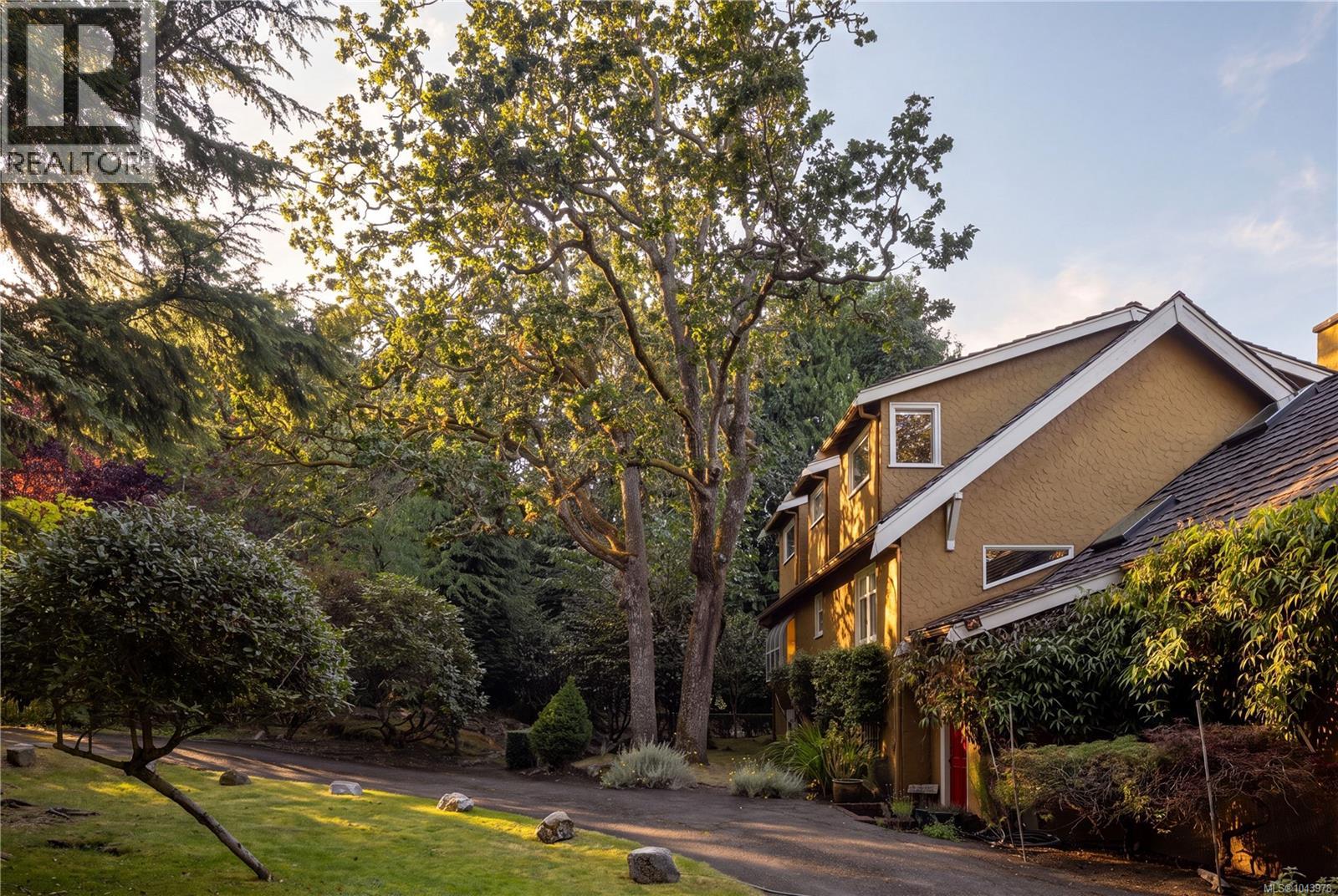 2550 Queenswood Dr - 38