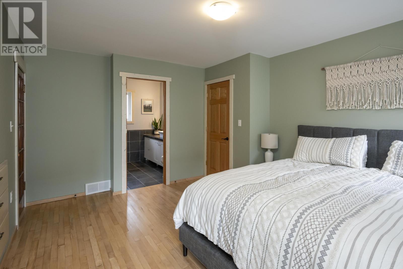 286 Van Horne ST - 13