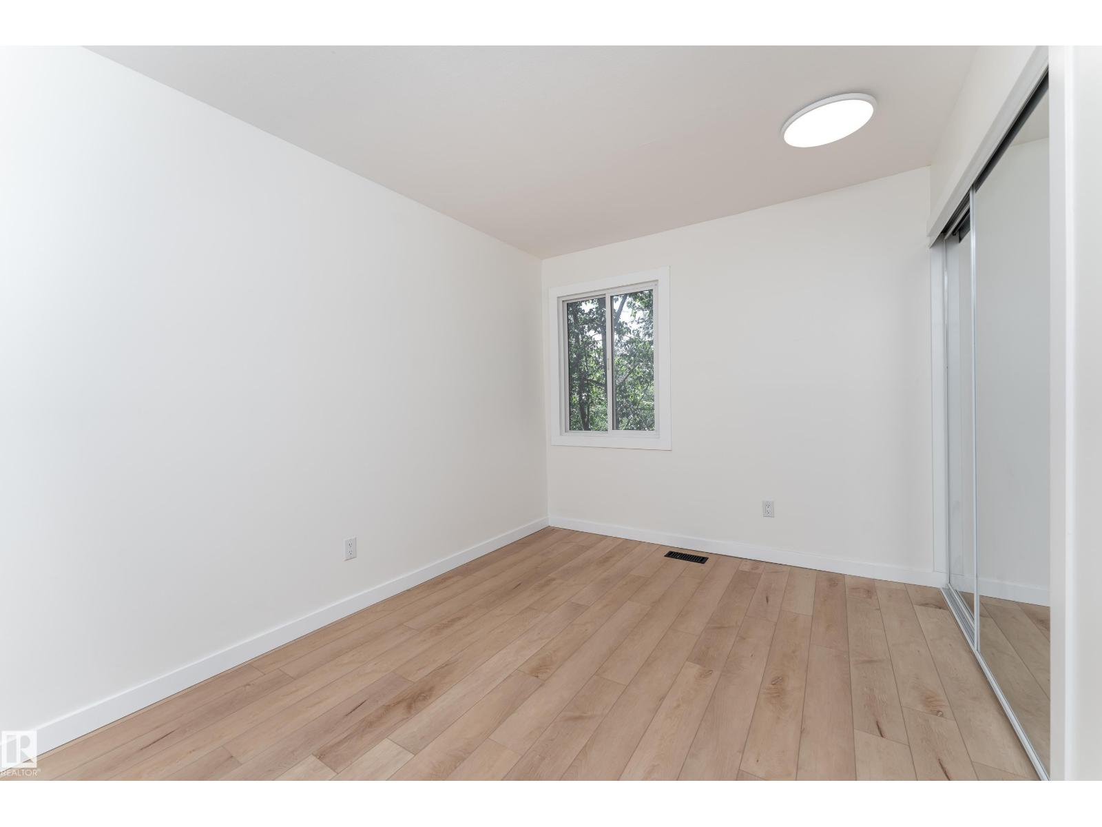 #10 1415 62 ST NW - 12