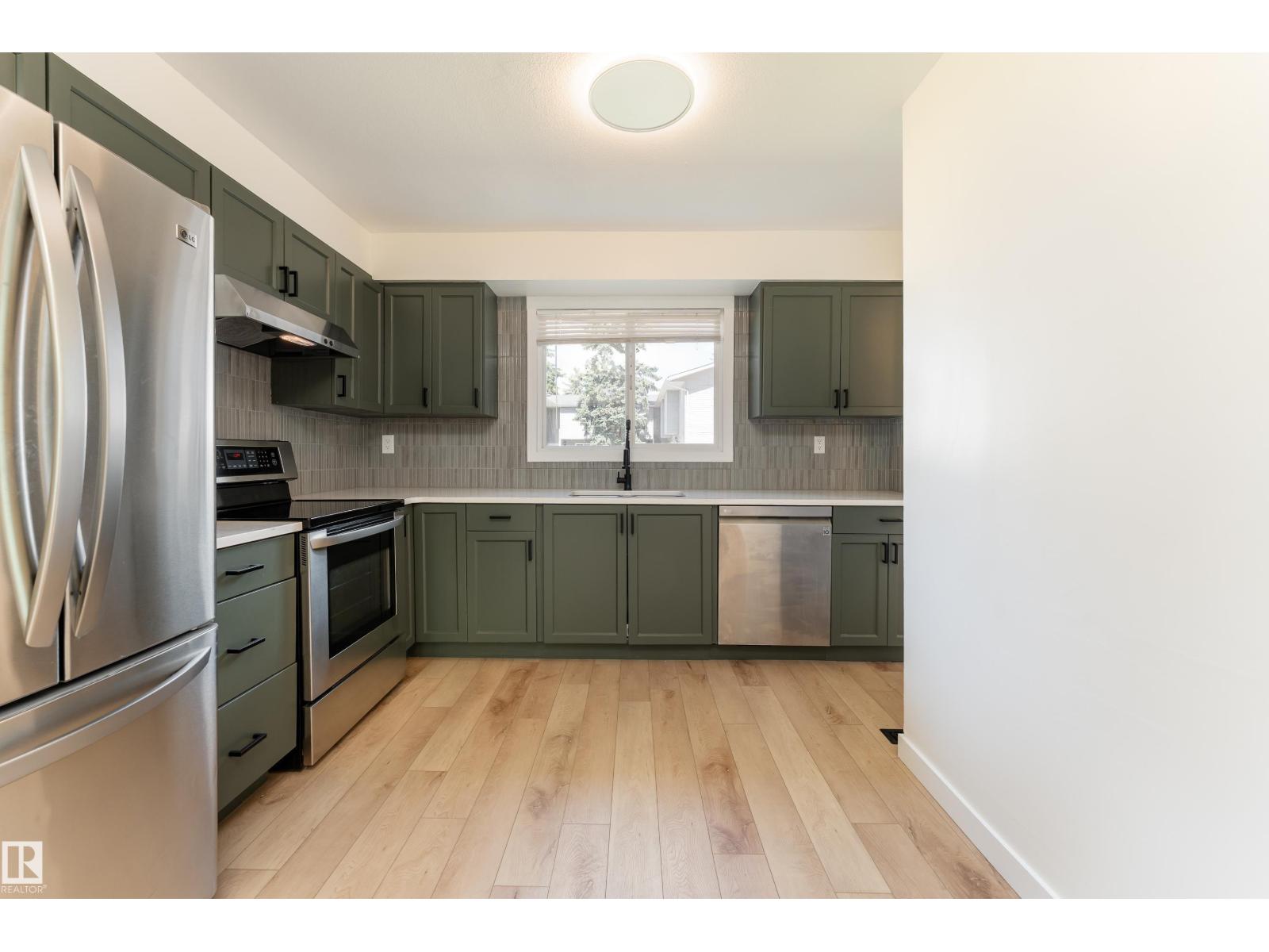 #10 1415 62 ST NW - 1