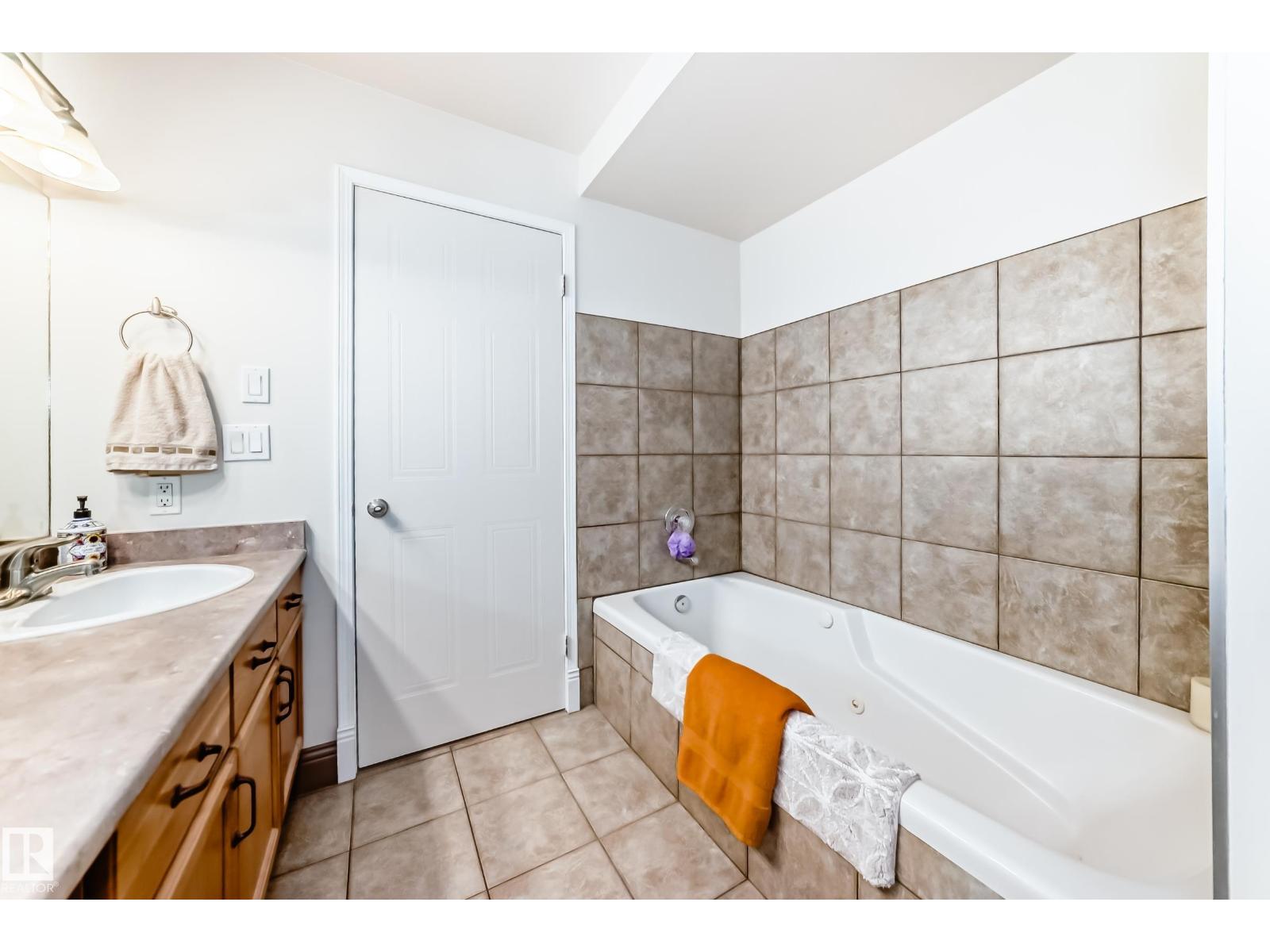 #512 3 PERRON ST - 28