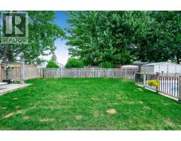 14 Greenbriar Trail, Wallaceburg, ON N8A4V4 Photo 35