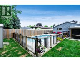 14 Greenbriar Trail, Wallaceburg, ON N8A4V4 Photo 40