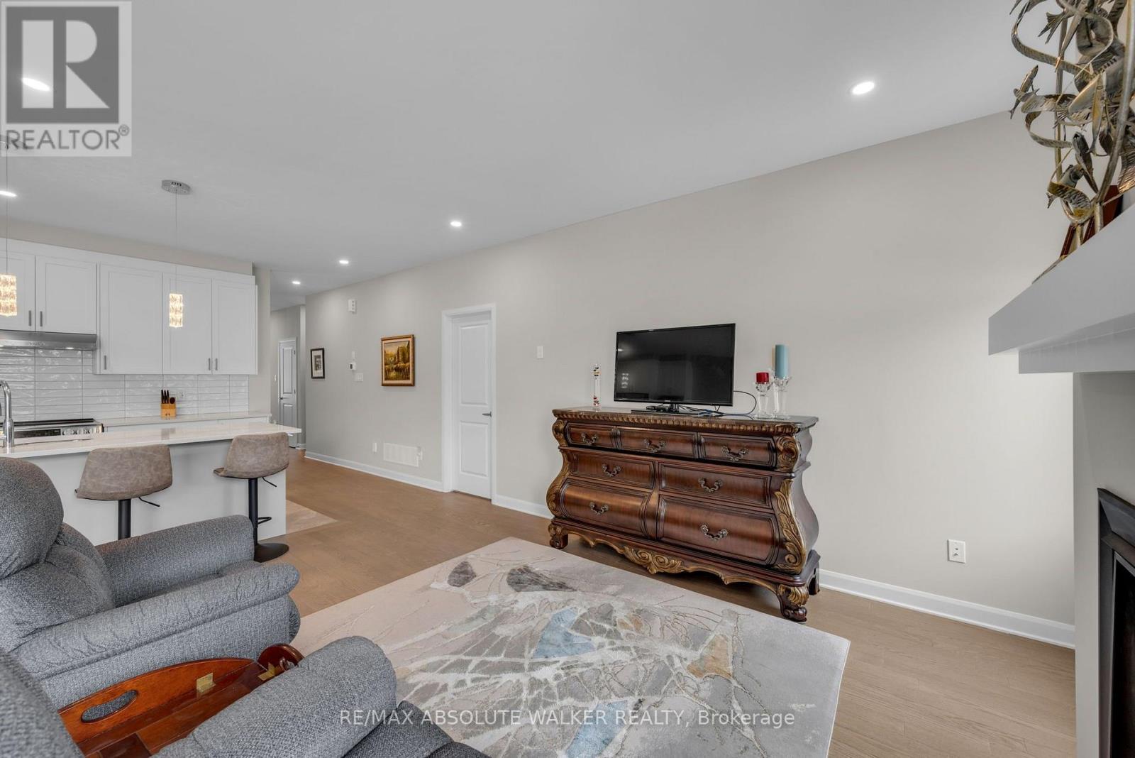 860 COMPANION CRESCENT - 11