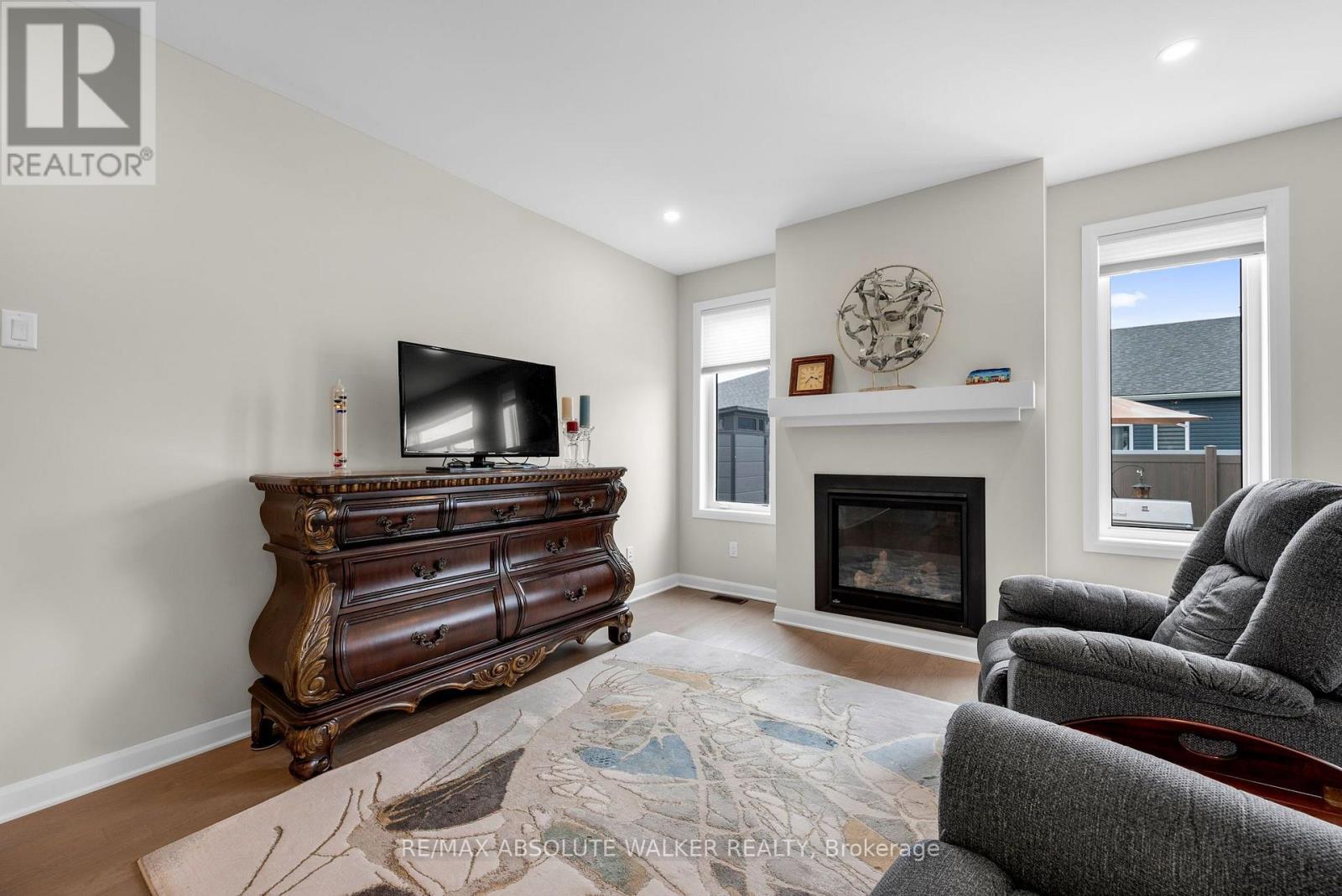 860 COMPANION CRESCENT - 12