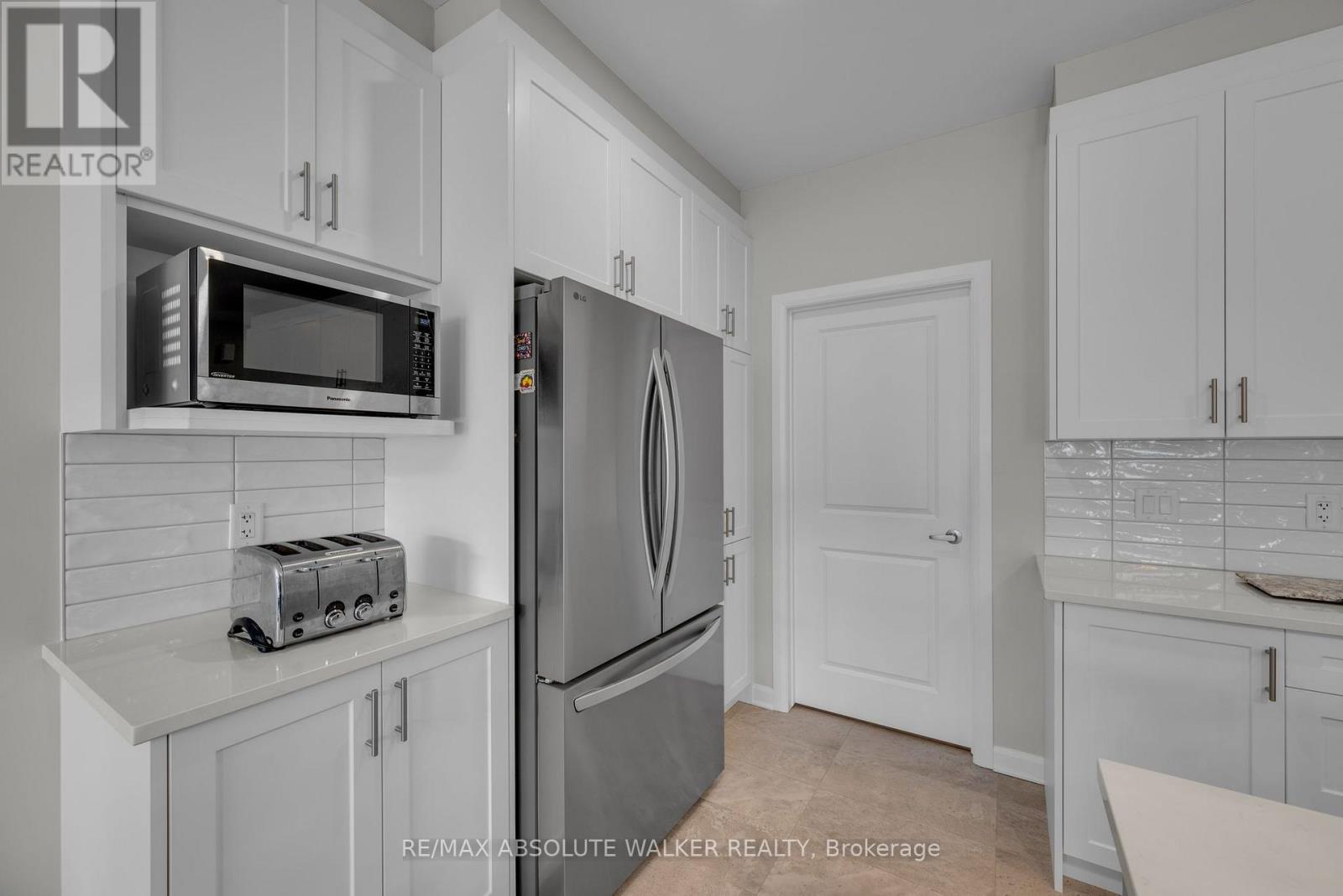 860 COMPANION CRESCENT - 16