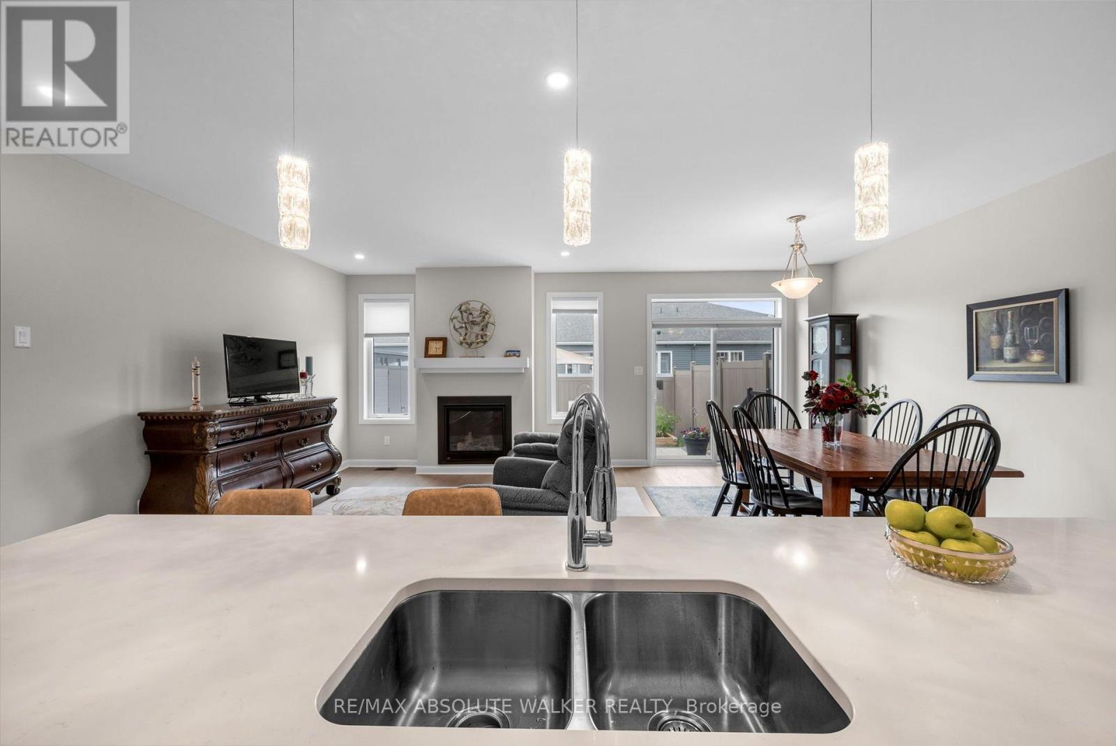 860 COMPANION CRESCENT - 22
