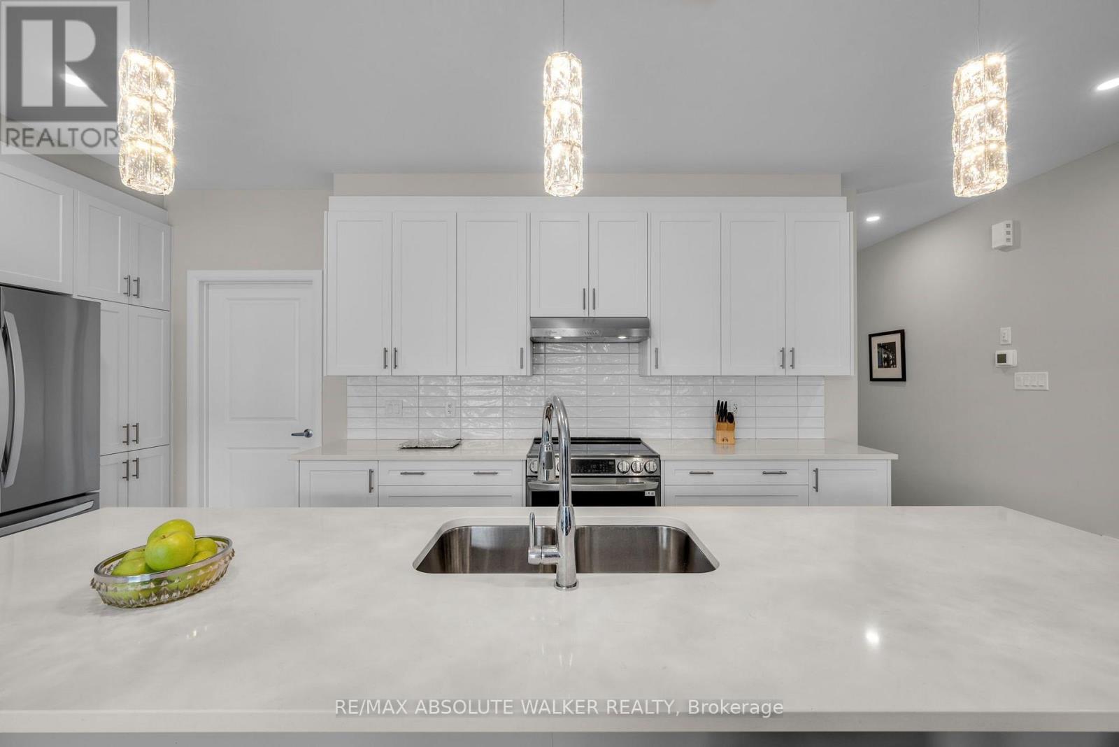 860 COMPANION CRESCENT - 23