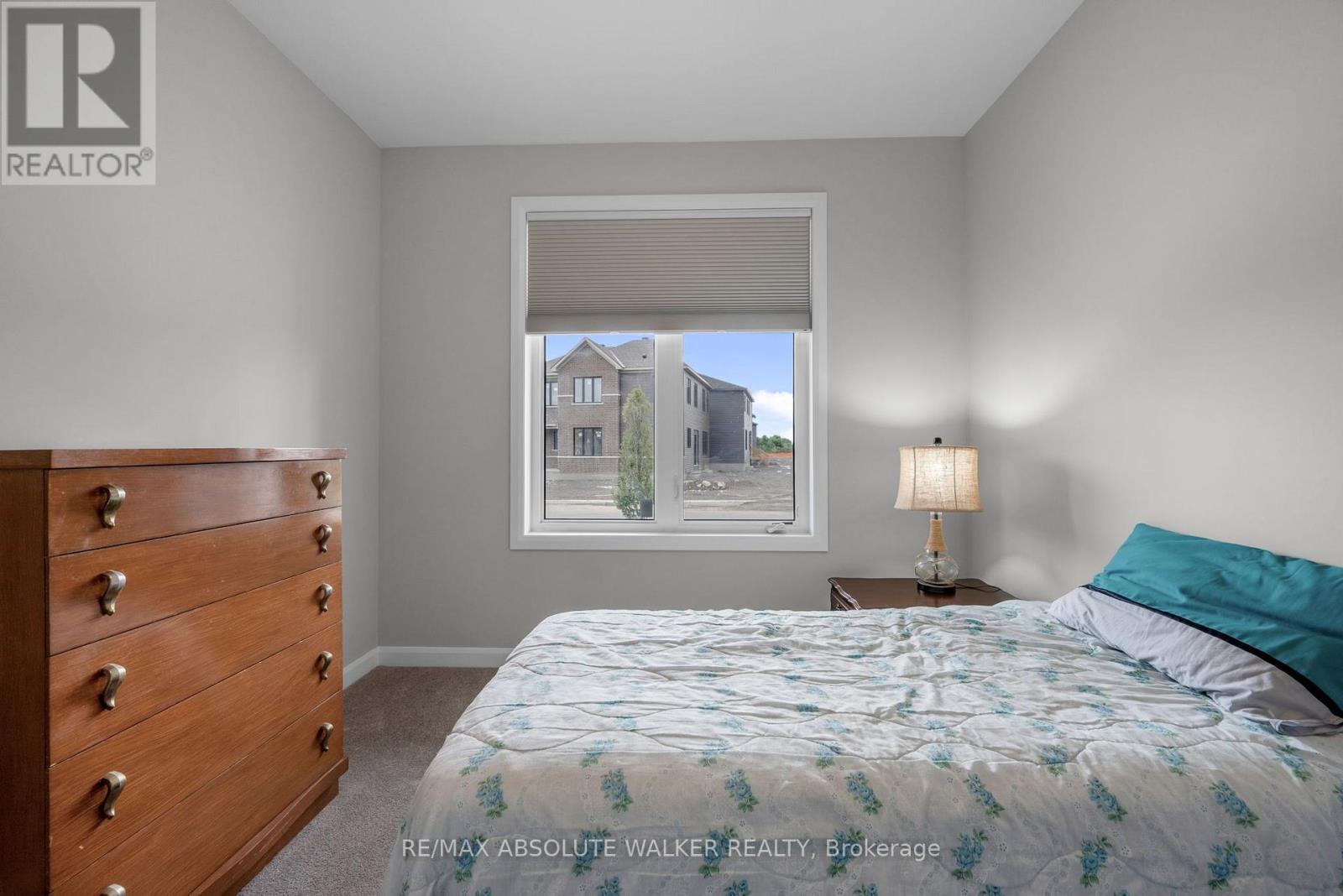 860 COMPANION CRESCENT - 32
