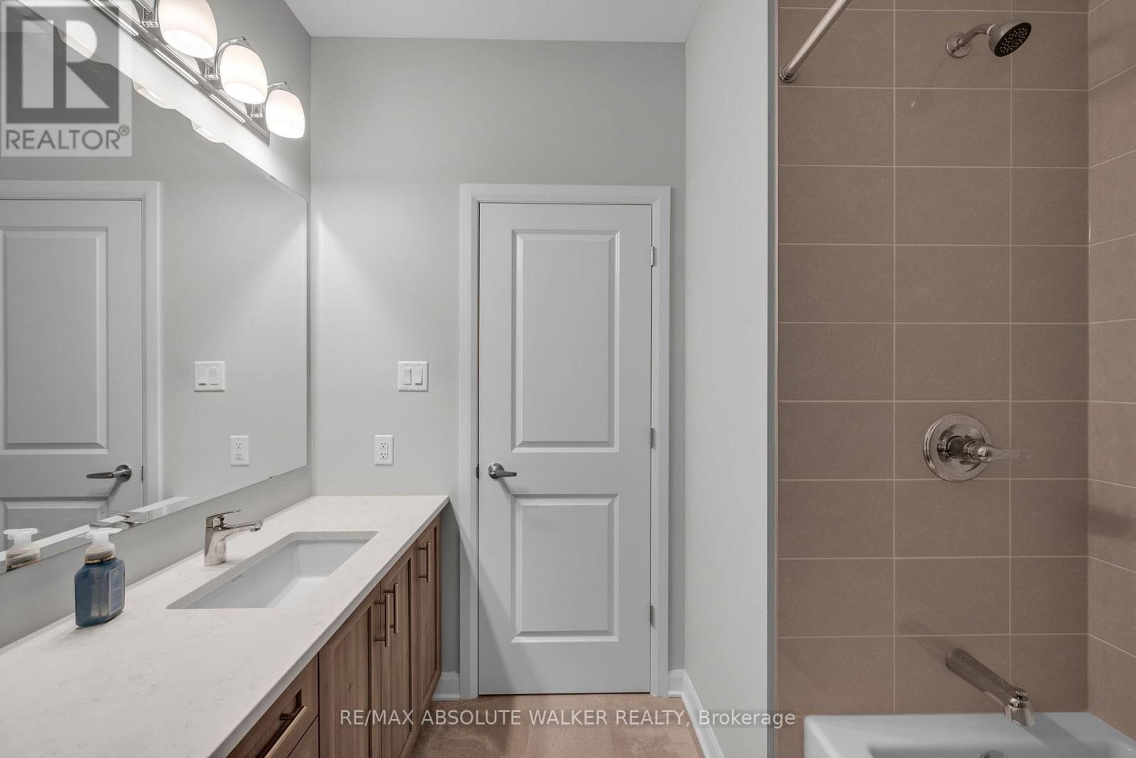 860 COMPANION CRESCENT - 34