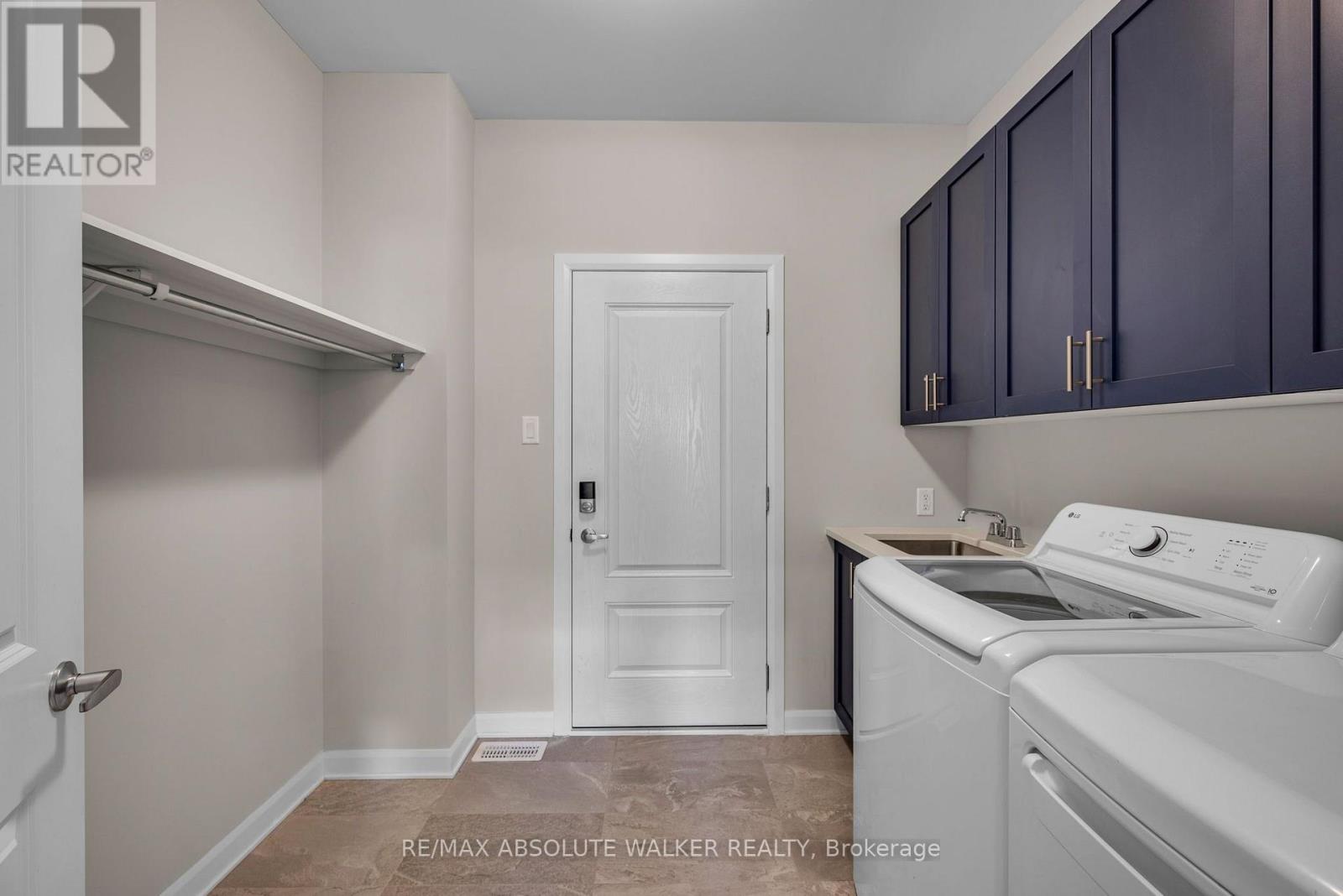 860 COMPANION CRESCENT - 35