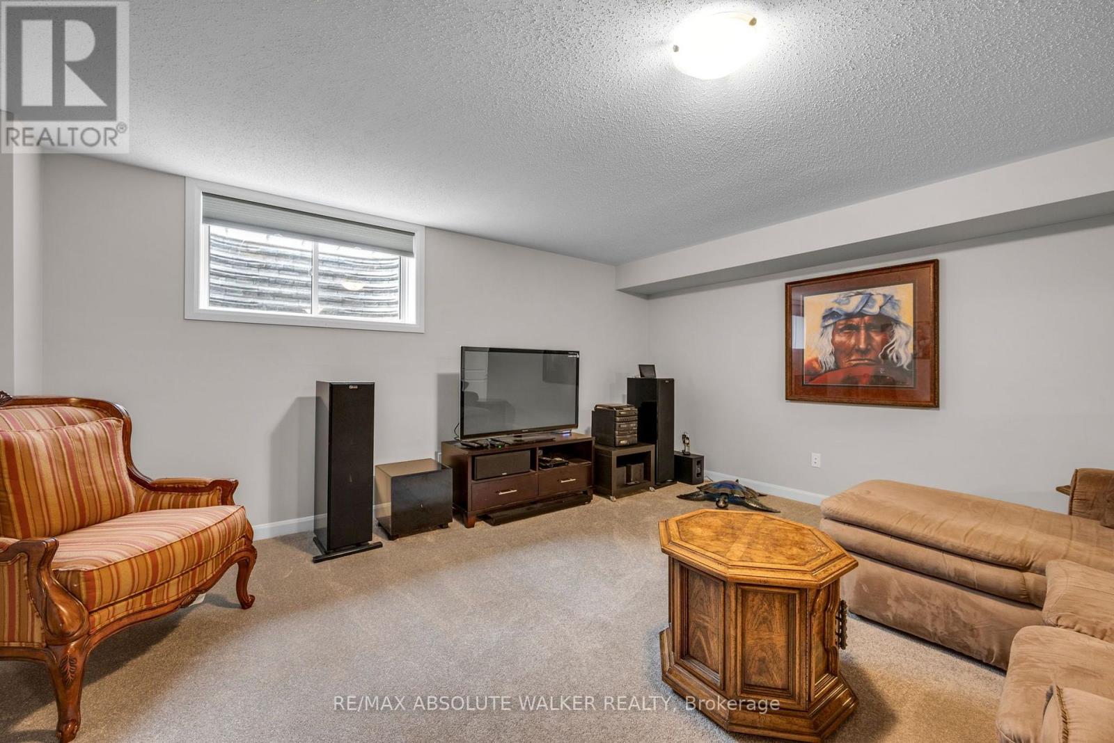 860 COMPANION CRESCENT - 38