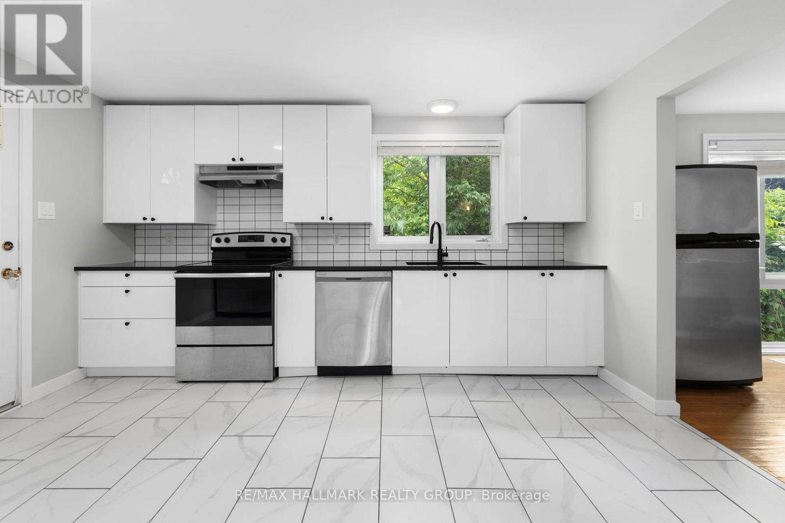 84 CHESTERTON DRIVE - 15