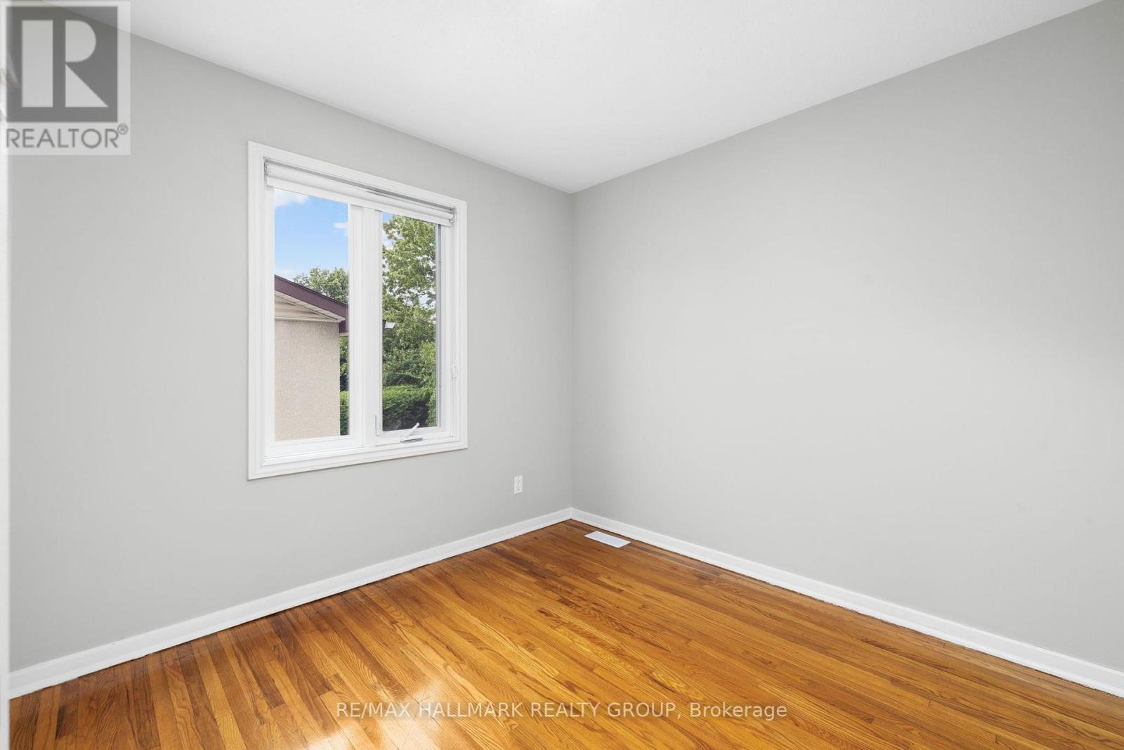 84 CHESTERTON DRIVE - 24