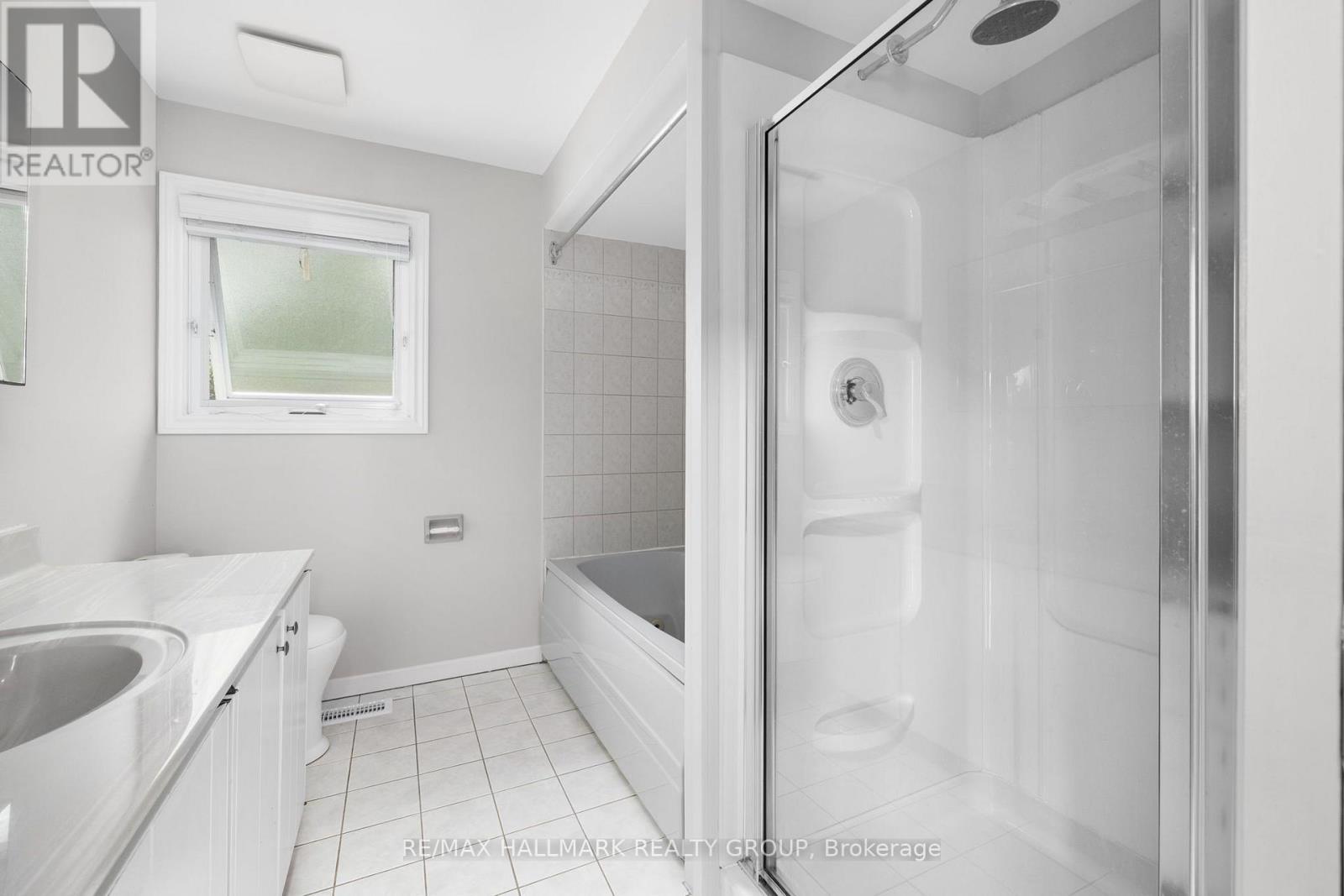 84 CHESTERTON DRIVE - 26