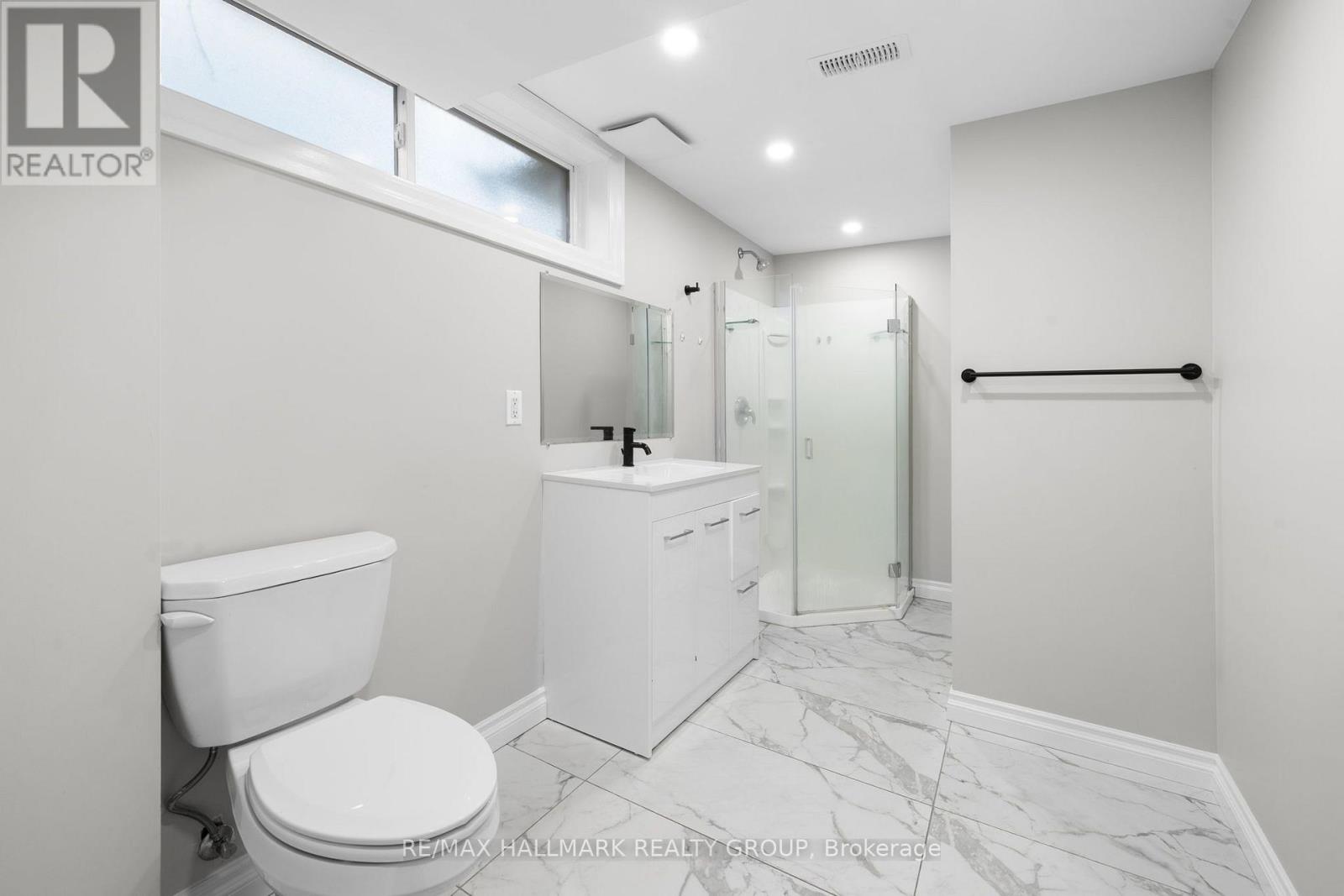 84 CHESTERTON DRIVE - 31