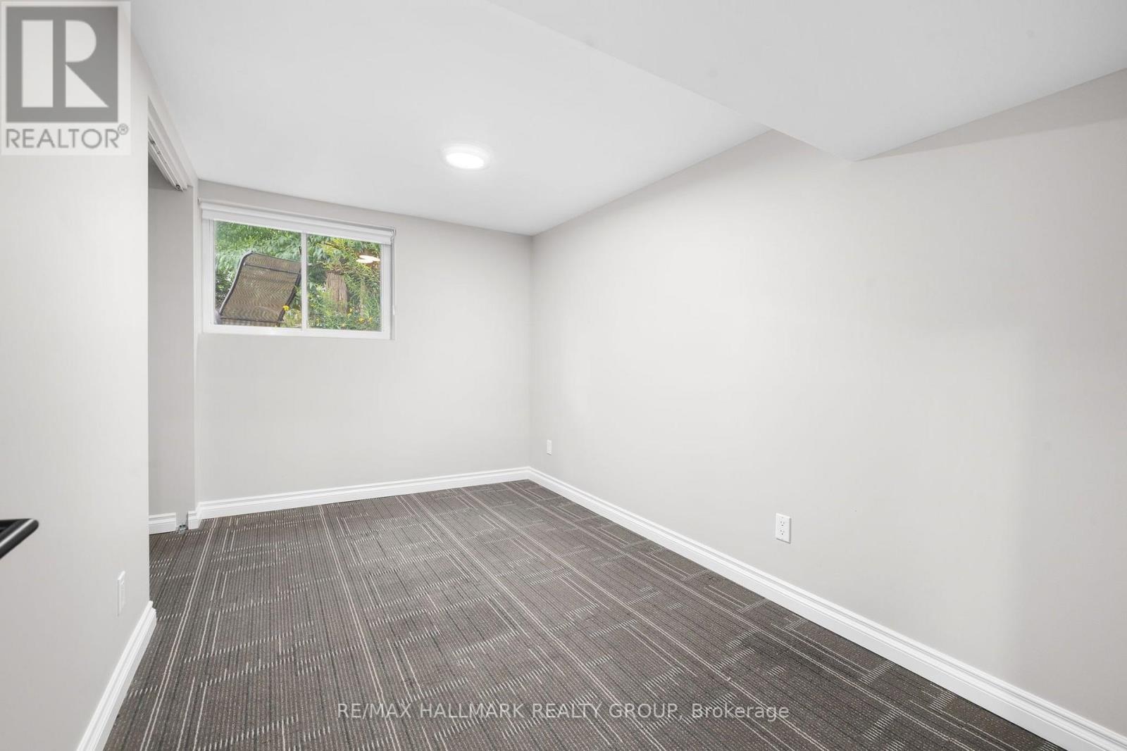 84 CHESTERTON DRIVE - 32