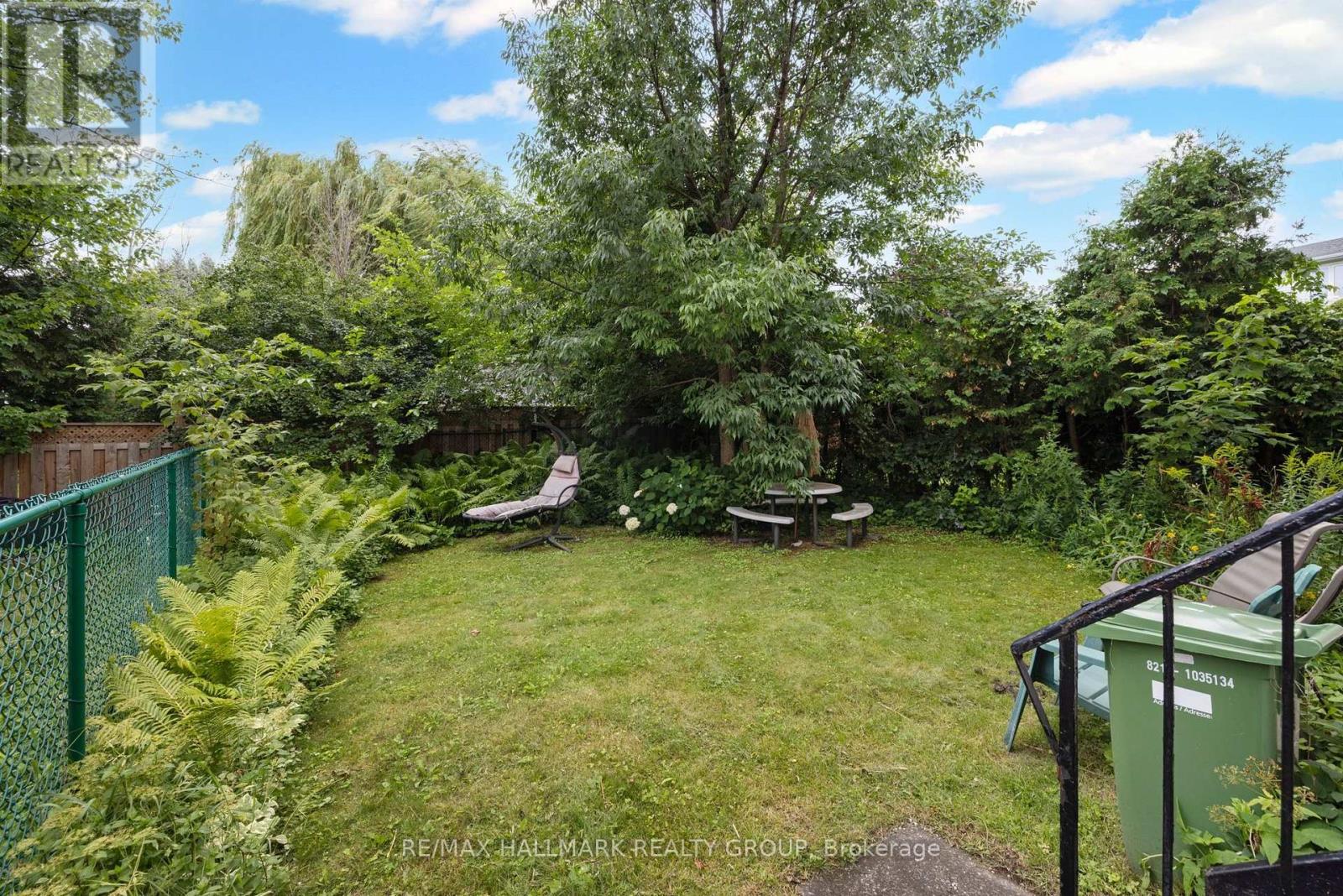 84 CHESTERTON DRIVE - 37