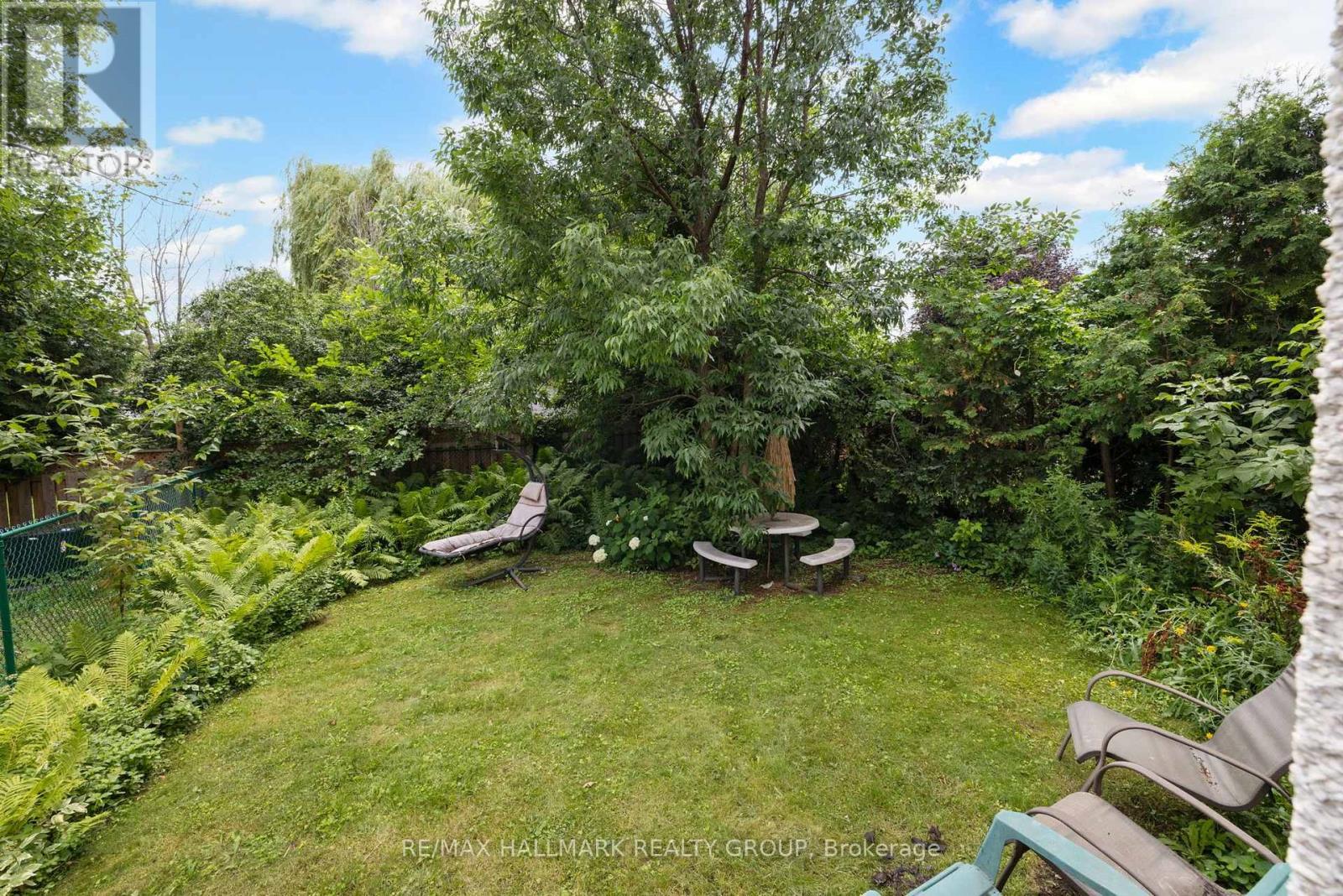 84 CHESTERTON DRIVE - 39