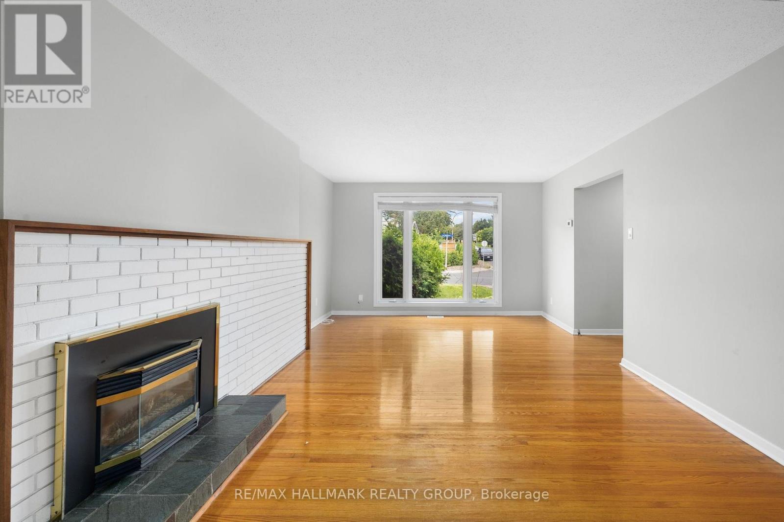 84 CHESTERTON DRIVE - 7