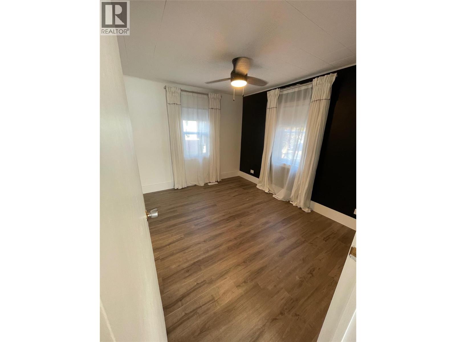 6454 KOOTENAY Street - 10