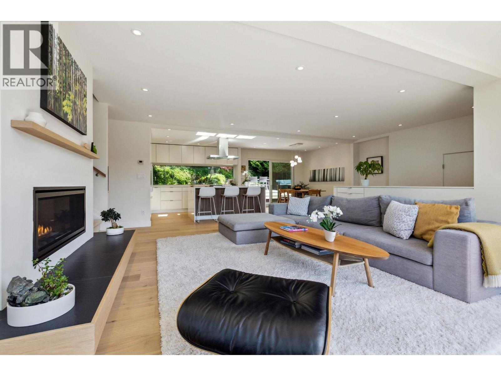 5766 CRANLEY DRIVE, West Vancouver