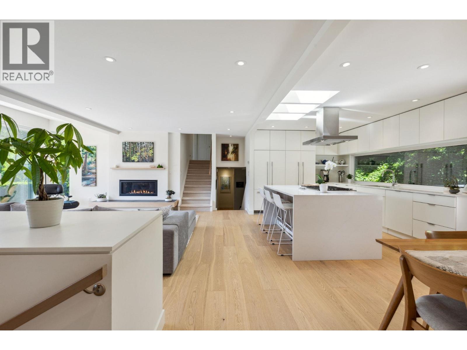 5766 CRANLEY DRIVE, West Vancouver